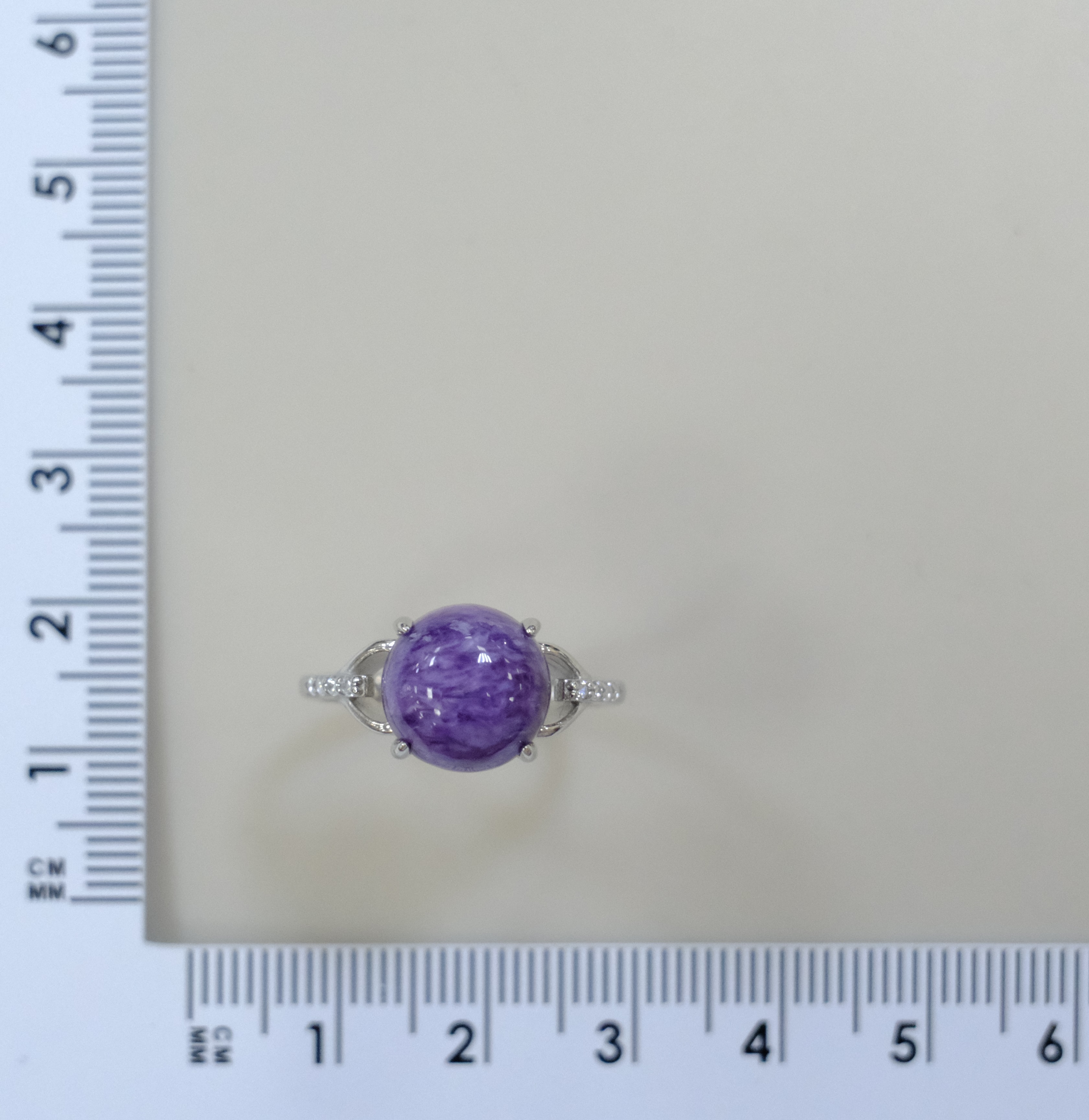 Серебряное кольцо с чароитом